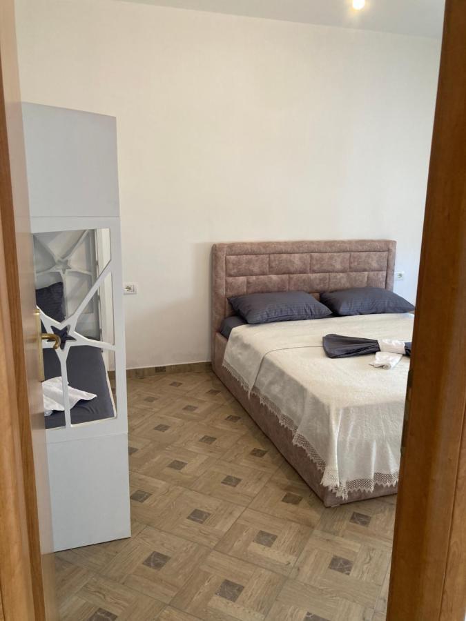 Lungomare Holiday Apartments ดูร์เรส ภายนอก รูปภาพ