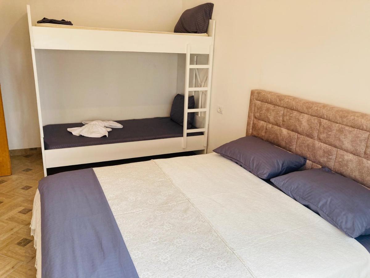 Lungomare Holiday Apartments ดูร์เรส ภายนอก รูปภาพ