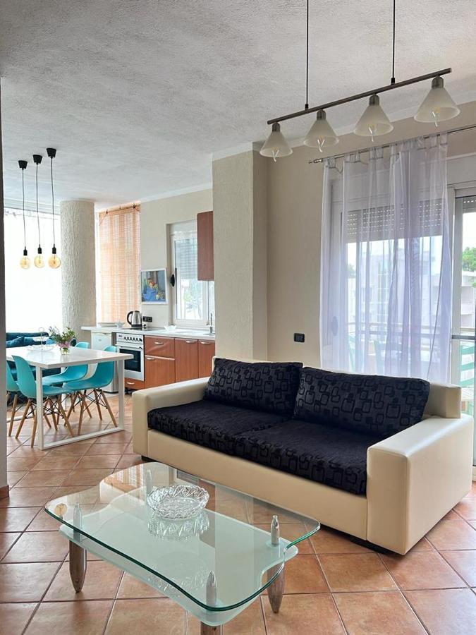 Lungomare Holiday Apartments ดูร์เรส ภายนอก รูปภาพ