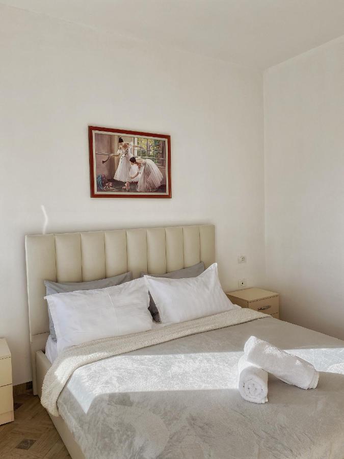 Lungomare Holiday Apartments ดูร์เรส ภายนอก รูปภาพ